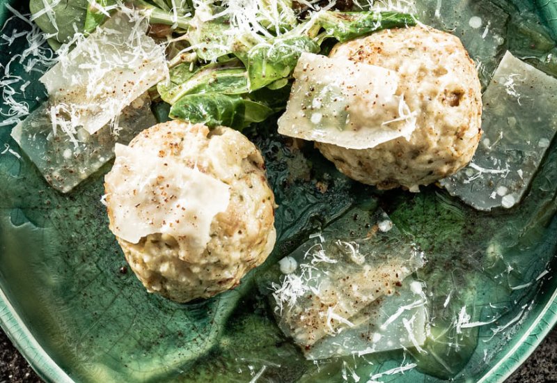 Käseknödel mit Butter und Parmesan