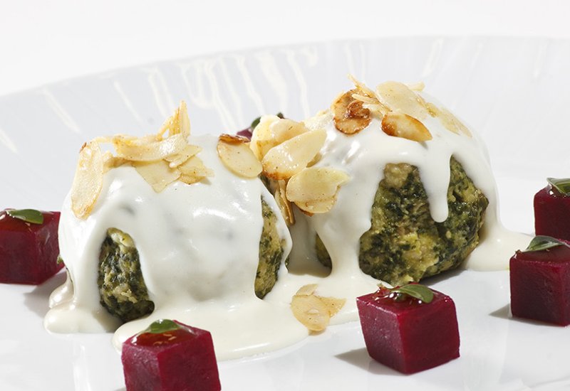 Spinatknödel mit Gorgonzolasauce